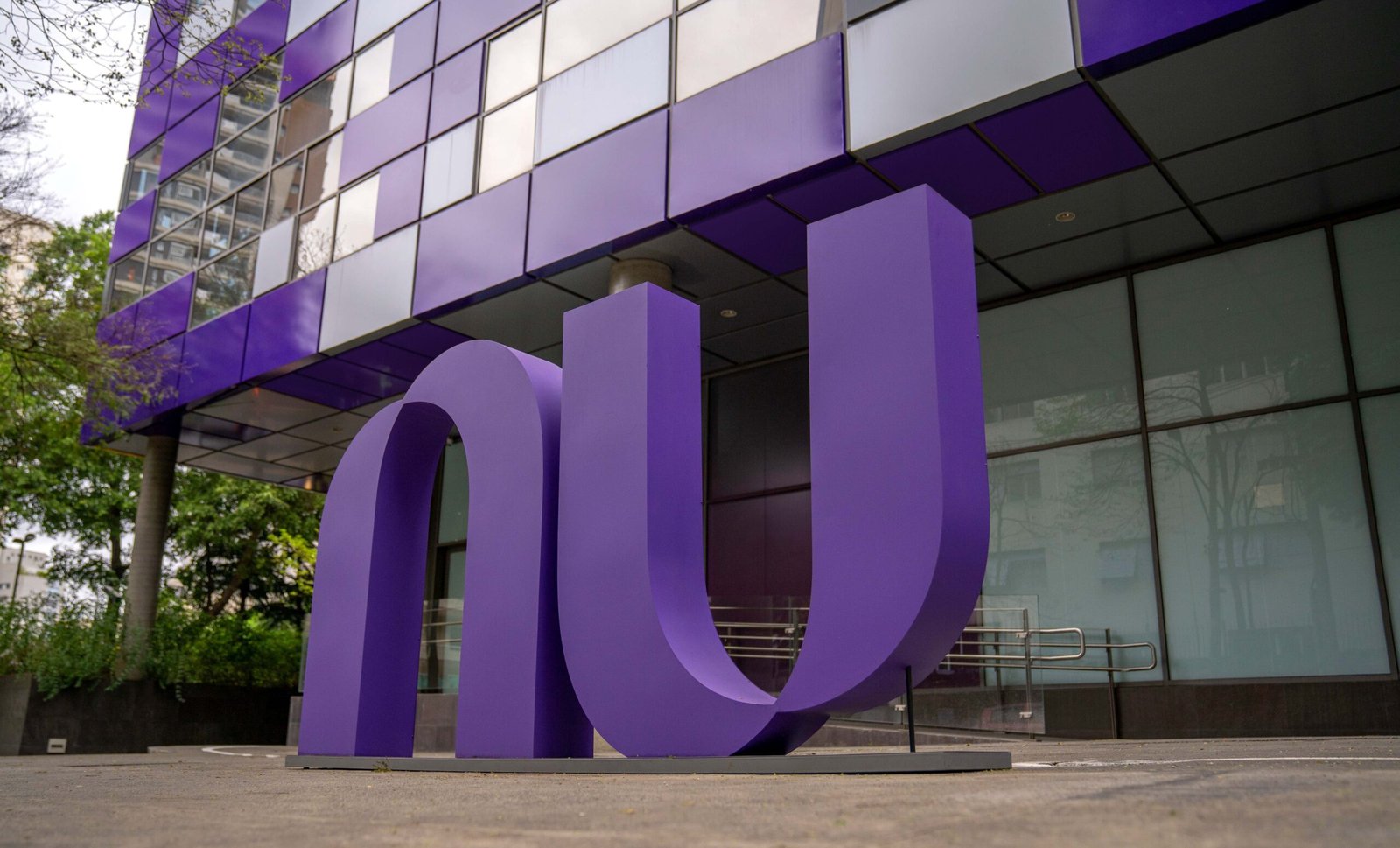 Nubank passa o Itaú e vira 3º maior banco do Brasil em número de clientes